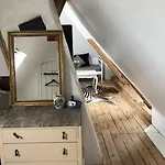 아파트 Bed & Kitchen 코이에